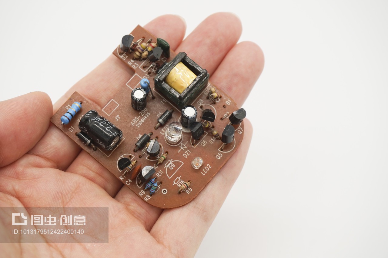 集成電路設(shè)計(jì) 從微觀特寫到系統(tǒng)實(shí)現(xiàn)